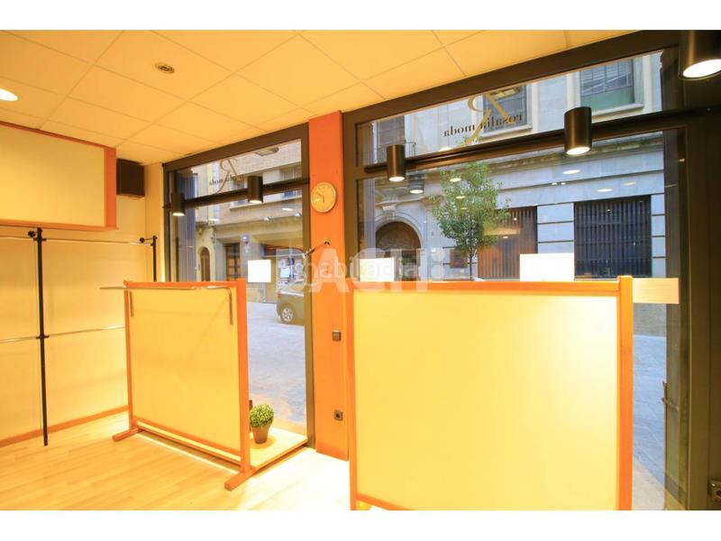 Foto 6a0a125a-3d36-48ce-b22a-d3f4610afb1f. Affitto locale commerciale in sant fidel 8 in Centre Vic