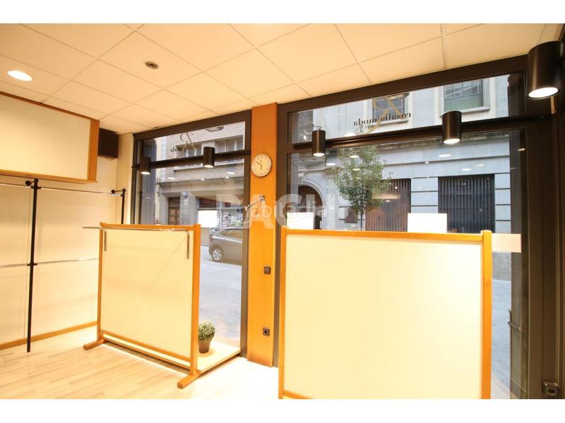 Foto dadaeaef-21a8-4bd7-a945-c4fbe7bb5587. Affitto locale commerciale in sant fidel 8 in Centre Vic