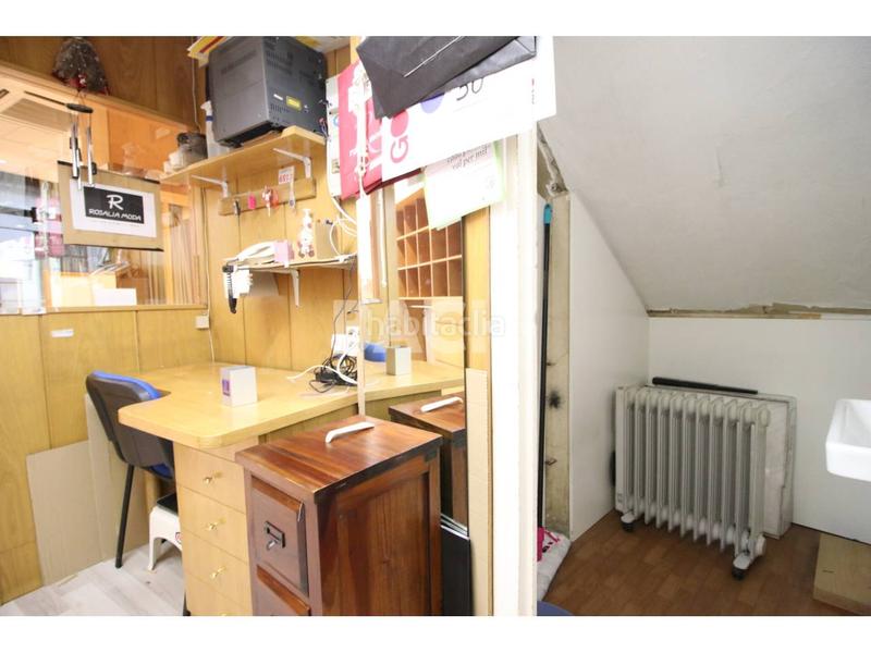 Foto 873d7f33-781b-42a0-ae74-746134afaf44. Alquiler local comercial en sant fidel 8 un escaparate en el centro de todo en Vic