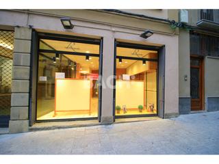 Location Local commercial à Sant fidel 8. Un escaparate en el centro de todo