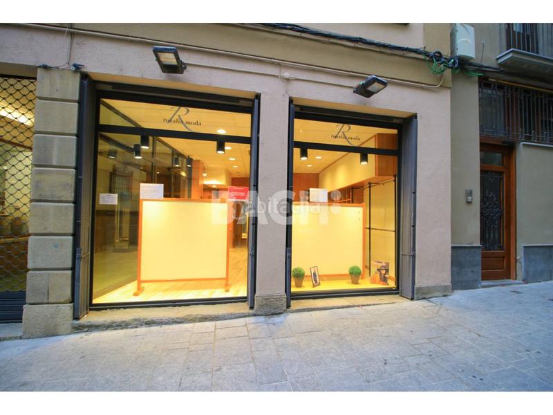 Foto acd07423-c1e9-47ed-85b0-d5f8adbe684e. Location local commercial dans sant fidel 8 dans Centre Vic