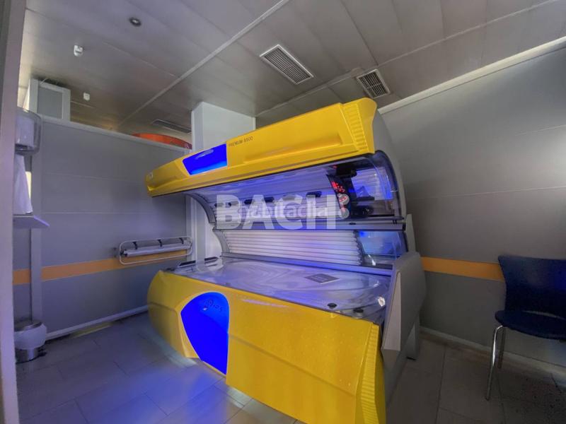 Foto 37e9745f-ad3a-43b0-b6a1-ae3ab46880ad. Location local commercial dans Nord Vic