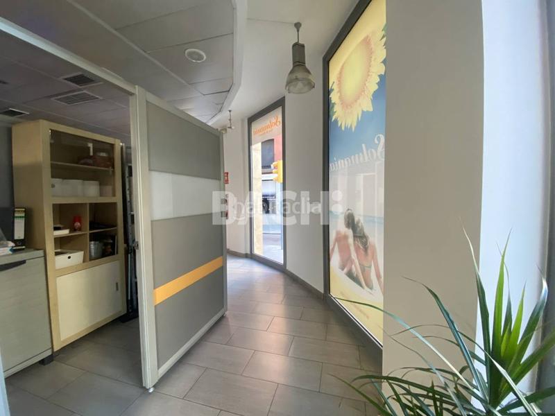 Foto 698aabe6-601c-41ef-be89-440733c3a641. Location local commercial dans Nord Vic