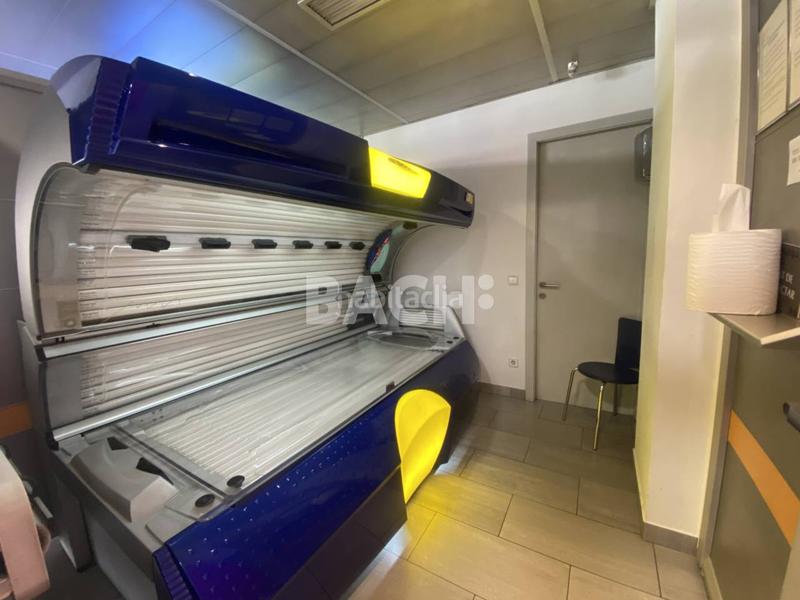 Foto 9f515e84-5b78-47eb-a562-1f0bc100d454. Location local commercial dans Nord Vic