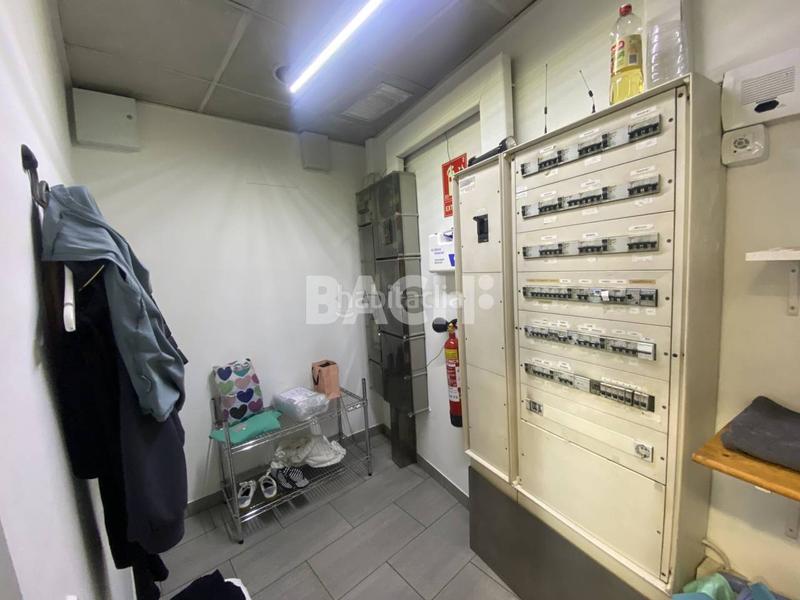 Foto a4991893-46bc-40bd-b13e-b6d545529162. Location local commercial dans Nord Vic