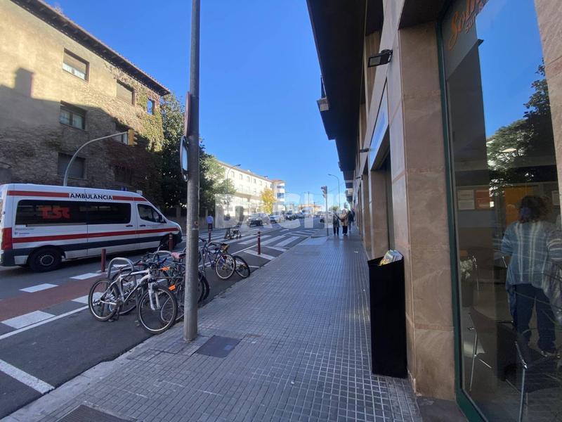 Foto f89e3d19-f6f6-4de7-ad28-44d4cbf15c0b. Location local commercial dans Nord Vic