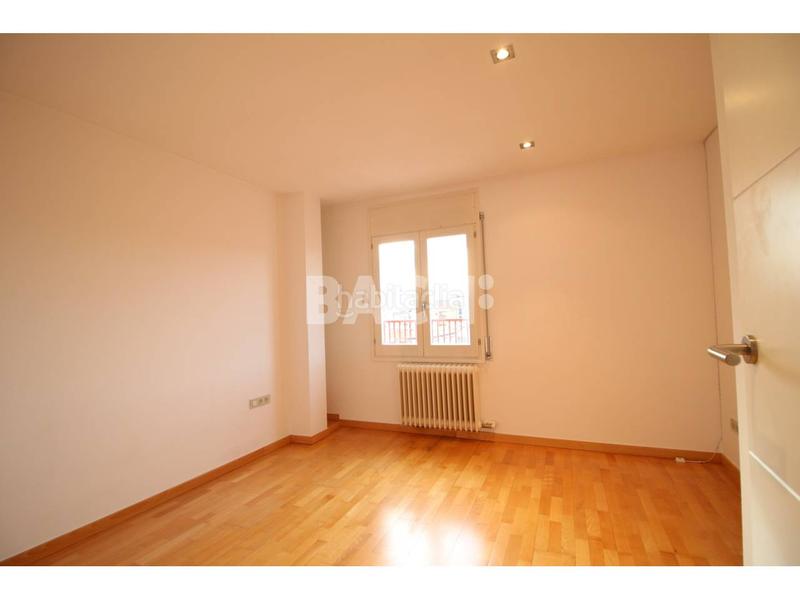 Foto 949be1fc-a4ab-44a0-8d35-e836c9ea981b. Attico in bisbe morgades 14 in Centre Vic