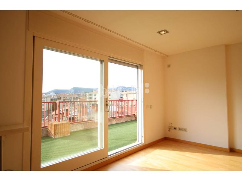 Foto f23edaa3-4ed0-439d-80fd-77efe92d6655. Attico in bisbe morgades 14 in Centre Vic