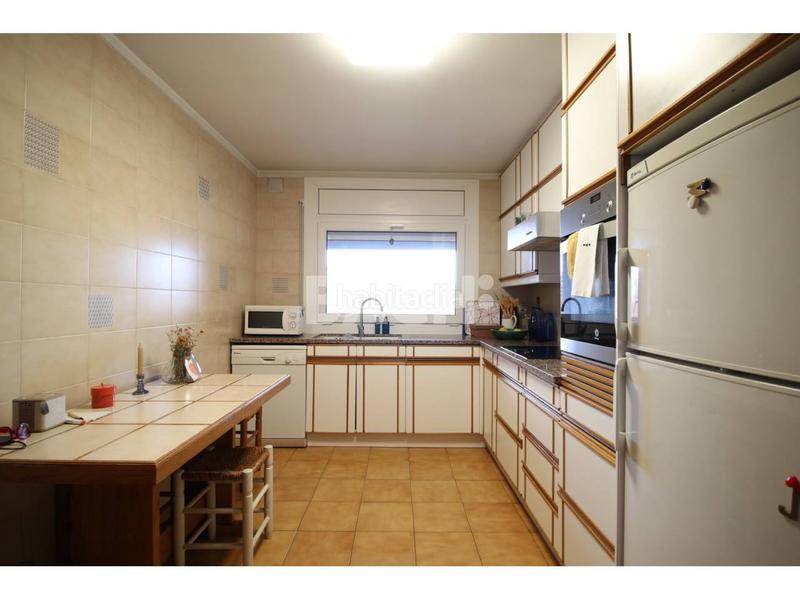 Foto 74c6fec0-581b-41bf-ad13-44db89a49c2e. Pis a lluís vila abadal 3 a Centre Vic