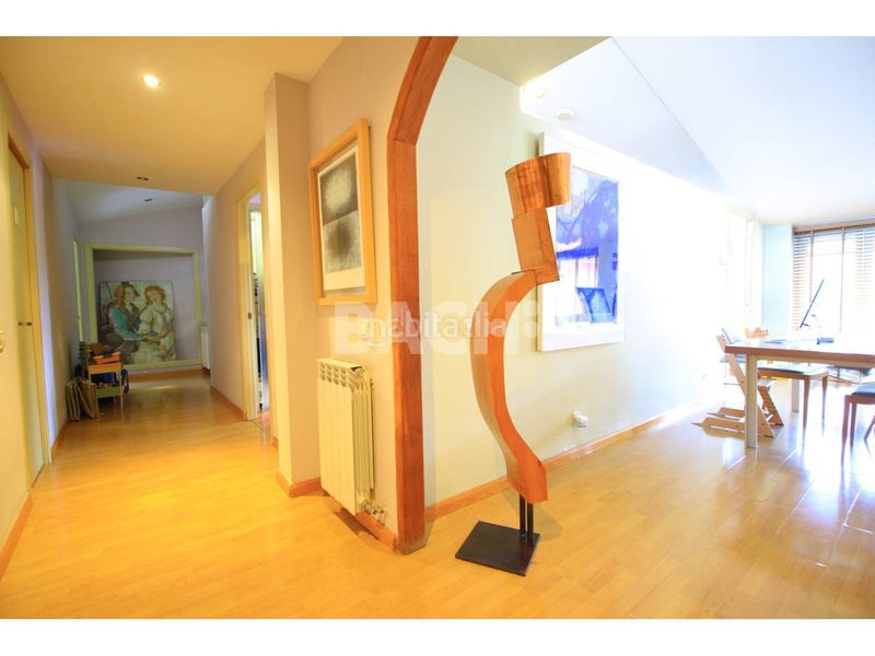 Foto 0293db42-1a04-4f27-b82f-aac6170e744a. Àtic amb calefacció aparcament a Centre Vic