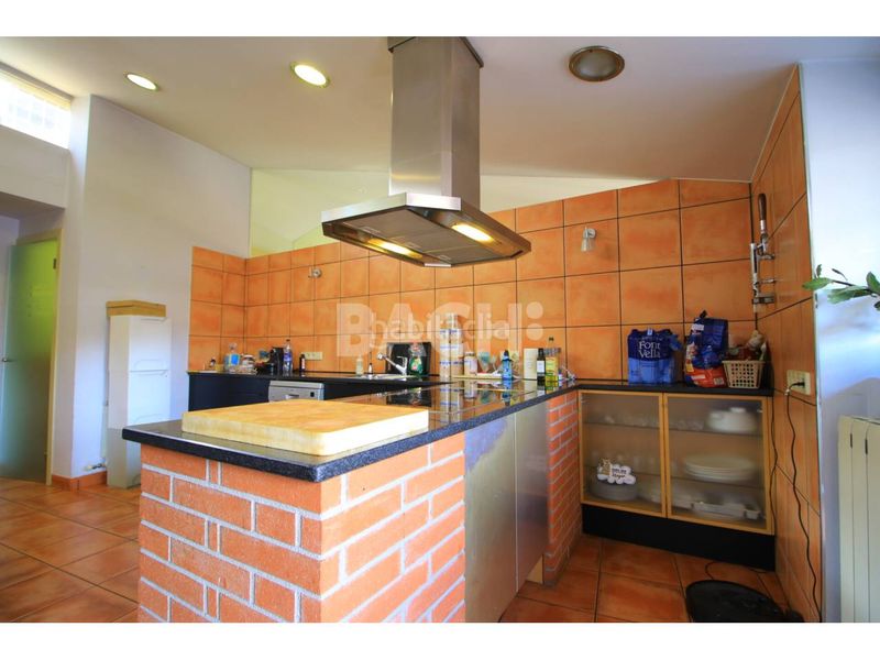 Foto 05dd4787-cd4f-4fbe-a930-e0cab4b68126. Àtic amb calefacció aparcament a Centre Vic