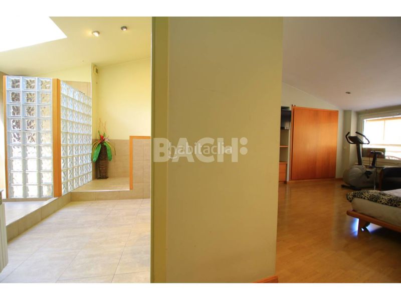 Foto 1234f67e-a6ca-4335-967a-5d6ccf5d4d0e. Àtic amb calefacció aparcament a Centre Vic