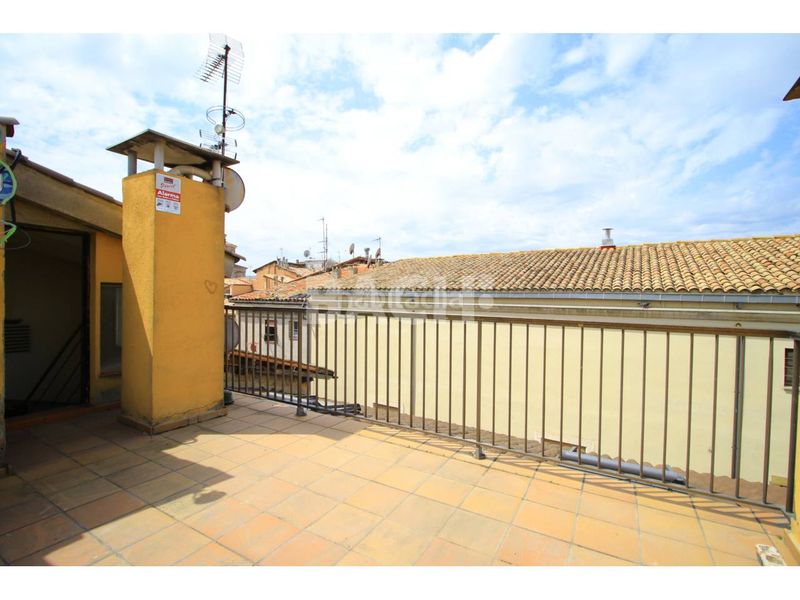 Foto 21c4c6d2-7f3b-4f76-8b8d-fdb2060760ac. Ático en calle sant miquel dels sants 23 ático de gran superficie con terraza y espacios diferenciados en el casco antiguo en Vic