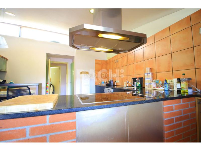 Foto 59f7d3cd-392b-4347-b525-b7d84111b129. Àtic amb calefacció aparcament a Centre Vic