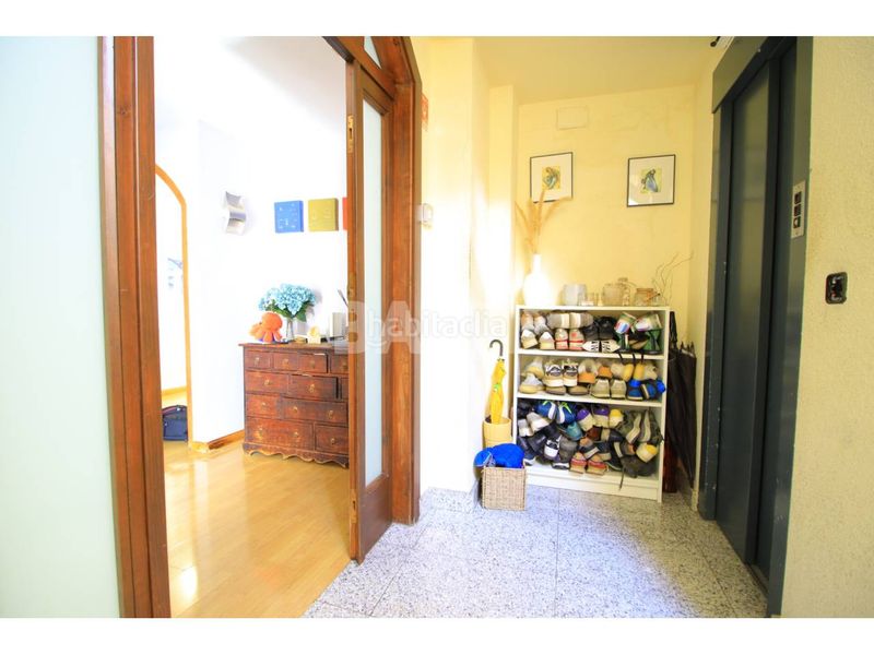 Foto 6026a9fe-354d-47d9-9e43-35af9152936d. Àtic amb calefacció aparcament a Centre Vic