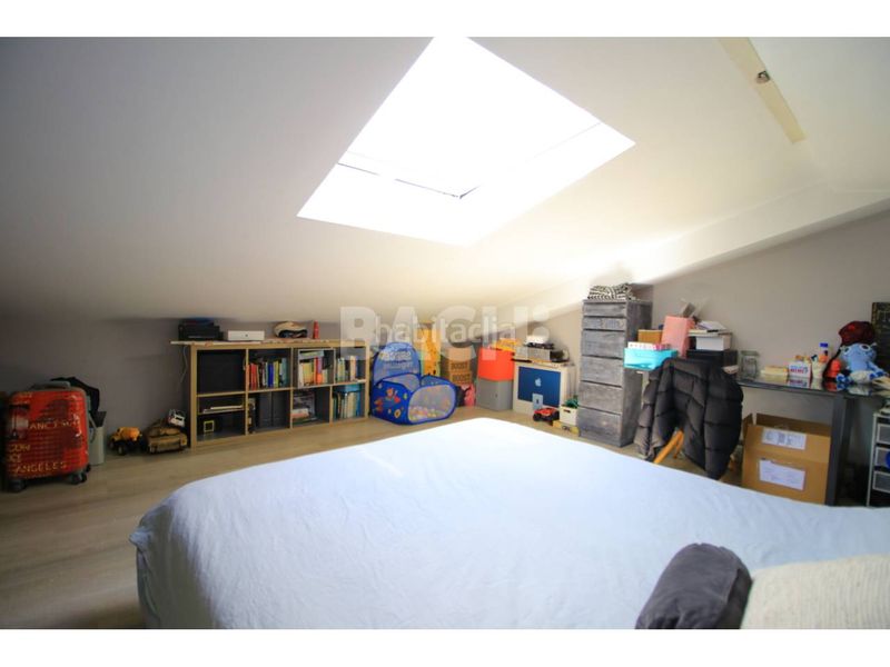 Foto 6273a407-0284-4737-bd87-77392c500040. Àtic amb calefacció aparcament a Centre Vic