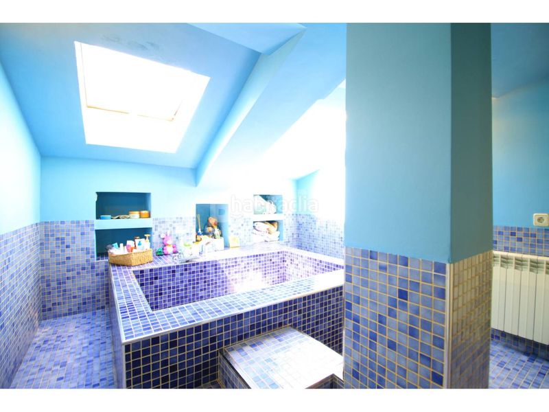 Foto 75d36067-77a0-40be-b127-470a62046385. Àtic amb calefacció aparcament a Centre Vic