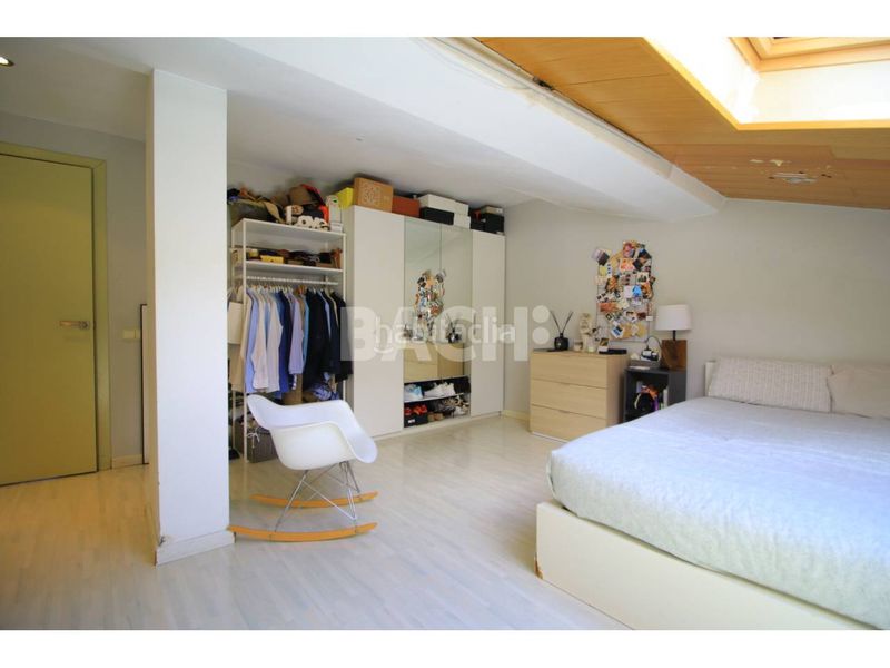 Foto 766b808b-5388-427c-94d1-3b7692101367. Àtic amb calefacció aparcament a Centre Vic