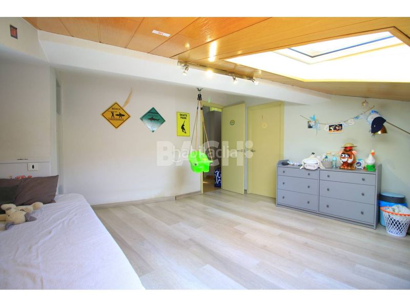 Foto 8130acc3-c0fd-468a-a6f6-1aa5b0dec504. Àtic amb calefacció aparcament a Centre Vic