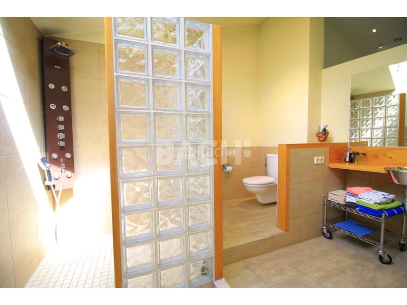 Foto 8b90d596-3e76-408f-94ba-cd2ca304aa4b. Àtic amb calefacció aparcament a Centre Vic