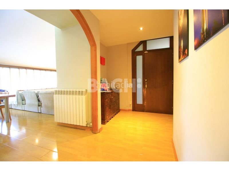 Foto af1a019c-103e-4806-b3c7-dcb9f19c53e2. Àtic amb calefacció aparcament a Centre Vic