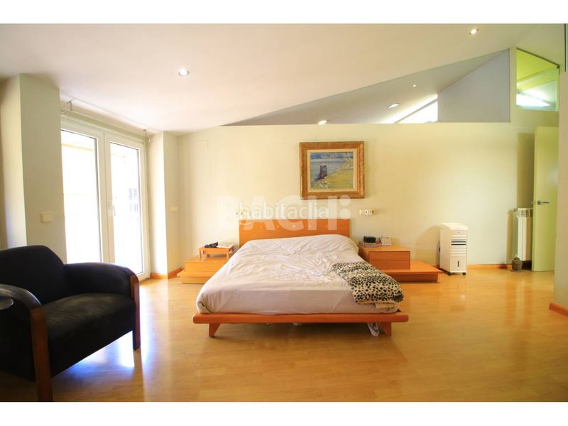 Foto c63a8c43-b8ac-4e9f-8787-e49538662180. Àtic amb calefacció aparcament a Centre Vic