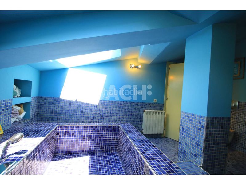 Foto d3cf31d6-f070-47c1-9318-262db8339f35. Àtic amb calefacció aparcament a Centre Vic