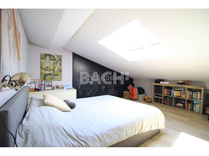 Foto d4dc9da1-7fbb-429e-aaf2-2ccbda99b864. Àtic amb calefacció aparcament a Centre Vic