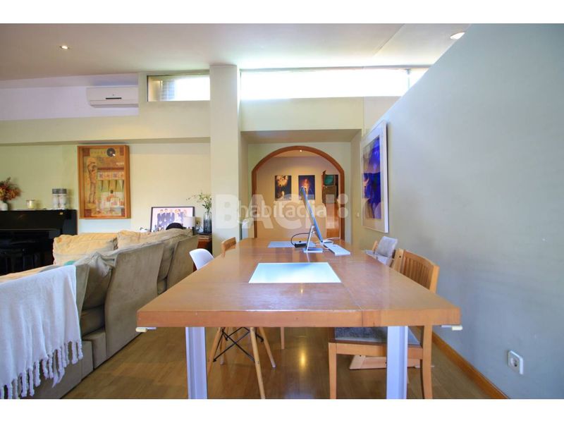 Foto db15c53b-ca4f-47ea-9d5b-e63ea79e7280. Àtic amb calefacció aparcament a Centre Vic