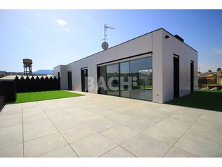 Attique à Pasaje passatge de l´escola 3. Áticodúplex con dos grandes terrazas y luz en cada rincón espaci