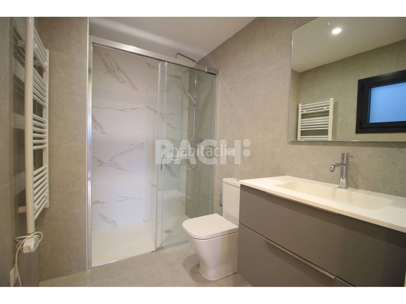 Foto b375ba52-9cad-49f3-bba9-e55895e2ce05. Casa adossada amb calefacció aparcament a Calldetenes