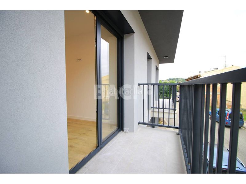 Foto f8b3b55e-67ef-44a3-b99f-fd3183be3954. Casa adossada amb calefacció aparcament a Calldetenes