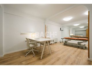 Lloguer Local Comercial  Calle sant jordi. Local en alquiler en caputxinssanta clarahospital