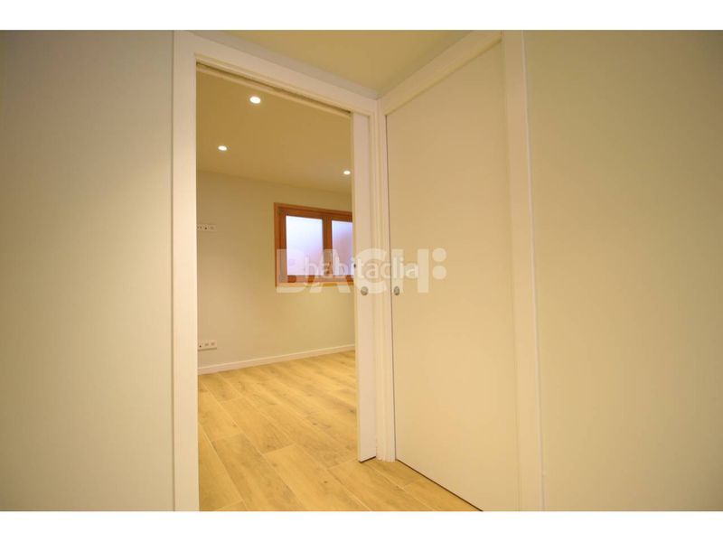 Foto faeb99e3-3536-40e6-aab9-69fcaa40f21a. Pis a calle nou 127 a Nord Vic