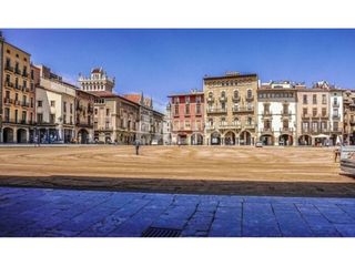 Lloguer Local Comercial  Plaza major. Traspaso de restaurante con terraza en la plaza mayor de vic