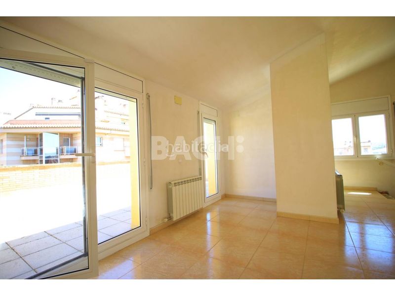 Foto c8358e5b-7156-4786-9159-205035138cd7. Dúplex amb calefacció aparcament a Remei-La Guixa Vic