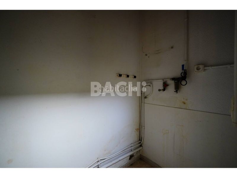 Foto 4de4cc34-ef89-413f-bce3-83acbad9cfc9. Local comercial a Centre Vic