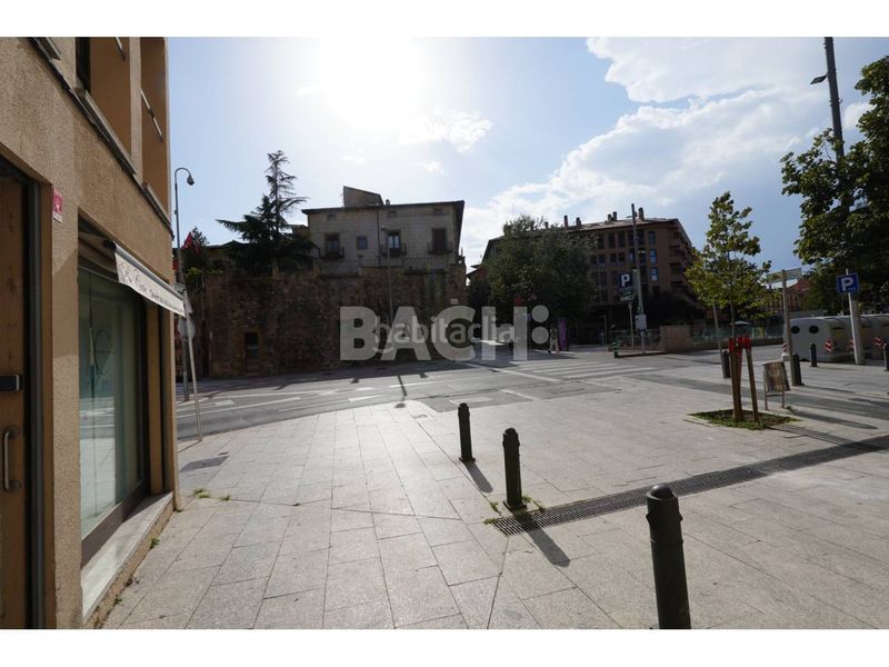 Foto 0f2db5c1-0d47-406b-9100-760d8ae81a98. Local comercial a Centre Vic