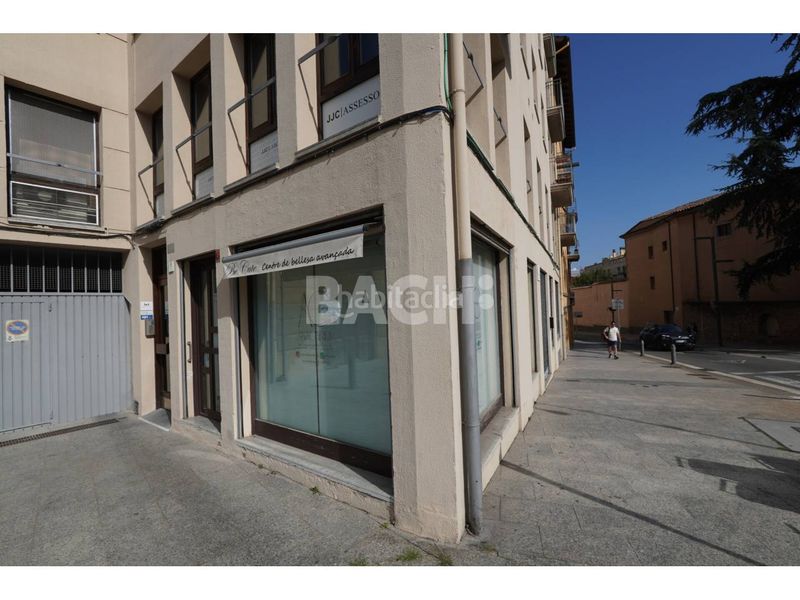 Foto 61a4848e-9d70-47d4-b85a-66ee42ffb284. Local comercial a Centre Vic