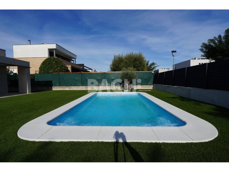 Foto 45c2f7aa-0897-4fc9-ad05-0e540e49e2b4. Casa amb aparcament a Gurb