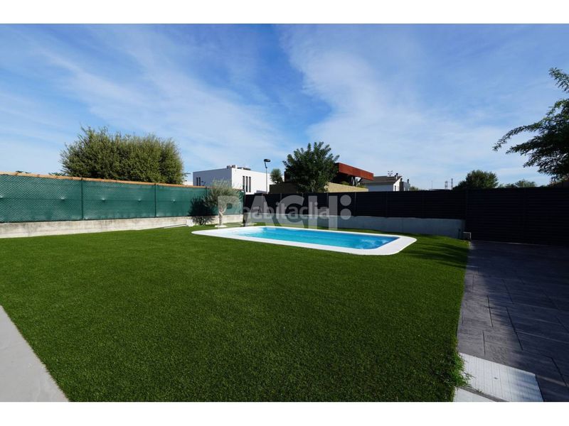 Foto 9f8723d0-9bef-49c6-b617-9cc599d6bb4e. Casa amb aparcament a Gurb