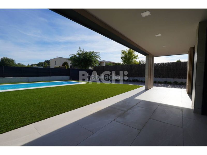 Foto aa841713-696d-43ba-b11c-9e2580c656c4. Casa amb aparcament a Gurb