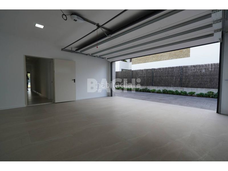 Foto b227f4bf-1e22-4c94-9e82-3c27fea6790e. Casa amb aparcament a Gurb