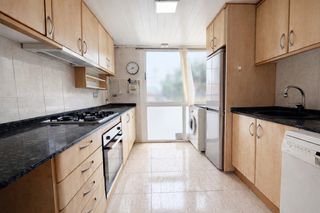 Pis  Carrer camps blancs