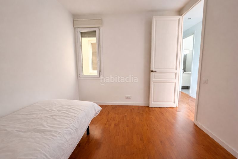 Foto 9c0c0b24-e090-4306-847d-b9ad4d9f7a10. Piso en Sant Antoni Barcelona