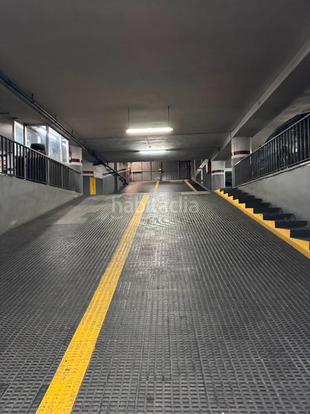 Foto c35b9199-f4dd-4266-9851-6f53de306a1a. Parking coche en Sant Antoni Barcelona