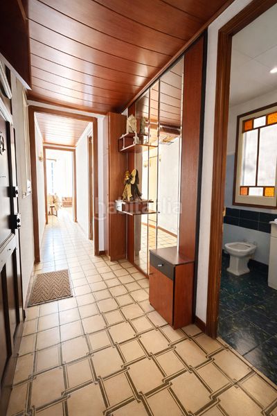 Foto 12916d3c-1bb3-4318-b95e-ad0937cc0340. Piso en Sant Antoni Barcelona