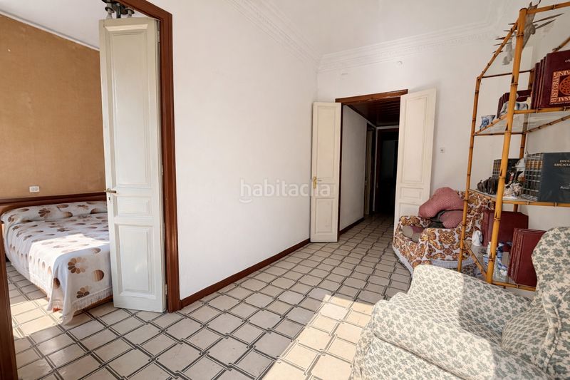 Foto c8254cfa-e2aa-402a-b34e-36d29da8a575. Piso en Sant Antoni Barcelona