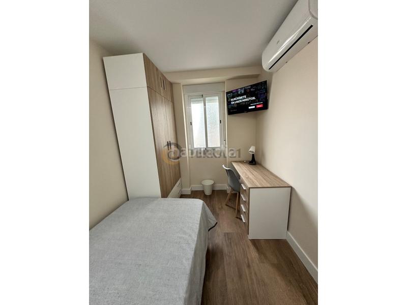 Foto cb494132-4d79-4dc7-a32c-957d6e06fd51. Alquiler piso habitación alquiler en Hospital Jaén