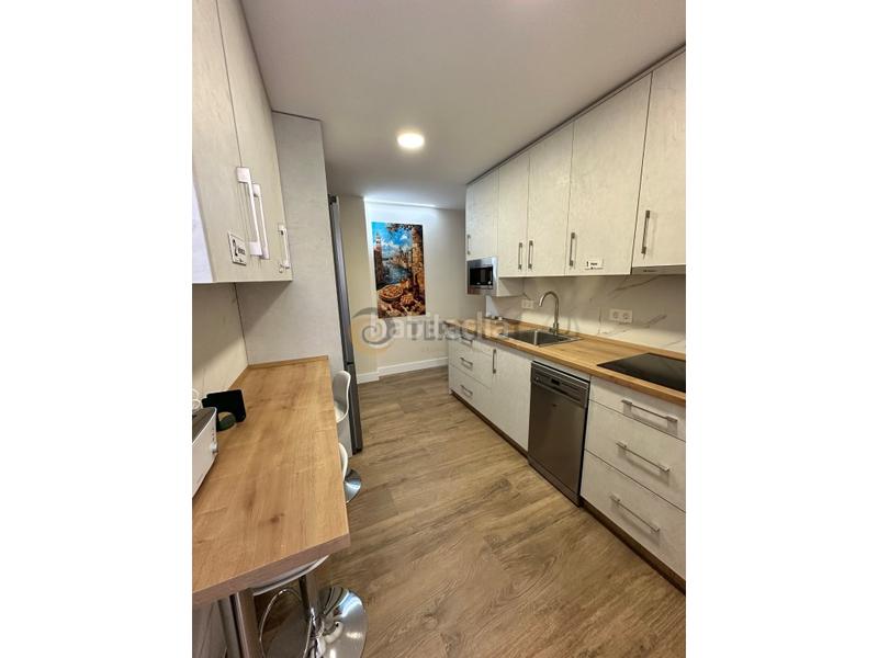 Foto 7ccf947f-6ba6-4322-a460-261e0a31e08d. Lloguer pis a Hospital Jaén